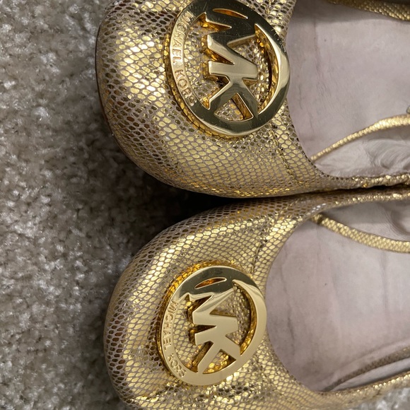 Michael Kors Gold Ballet Flat GENTLY USED - Picture 2 of 3